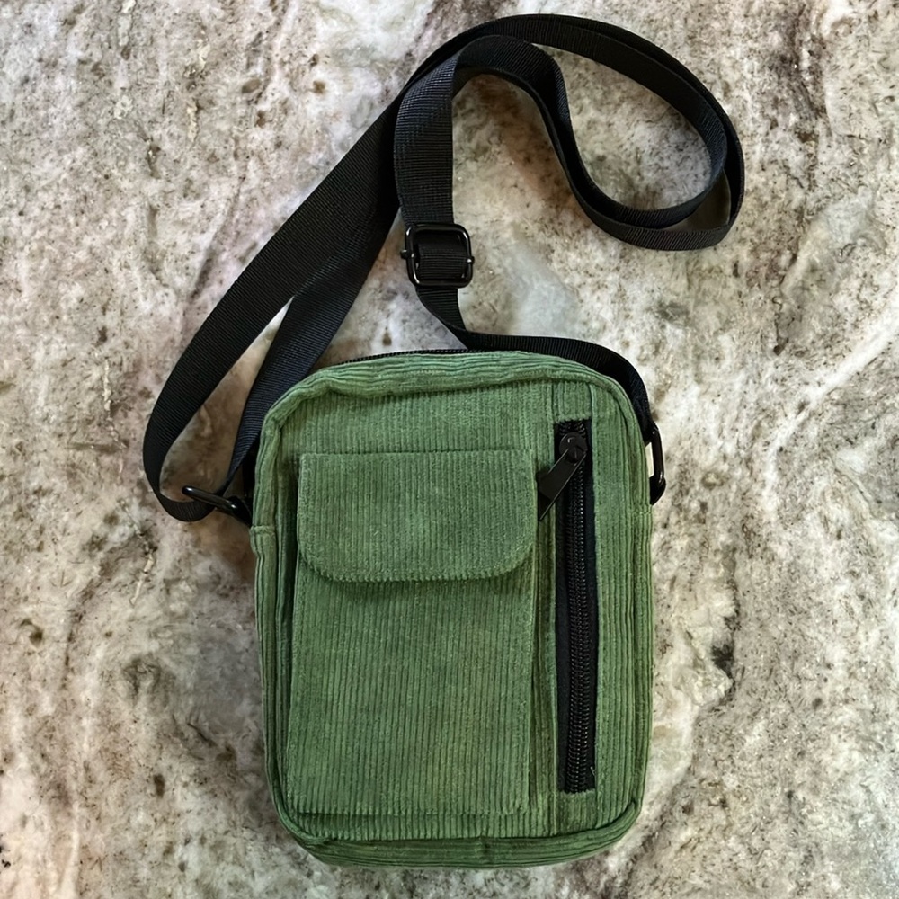 🍀UO Corduroy Mini Messenger Bag  Green NEW